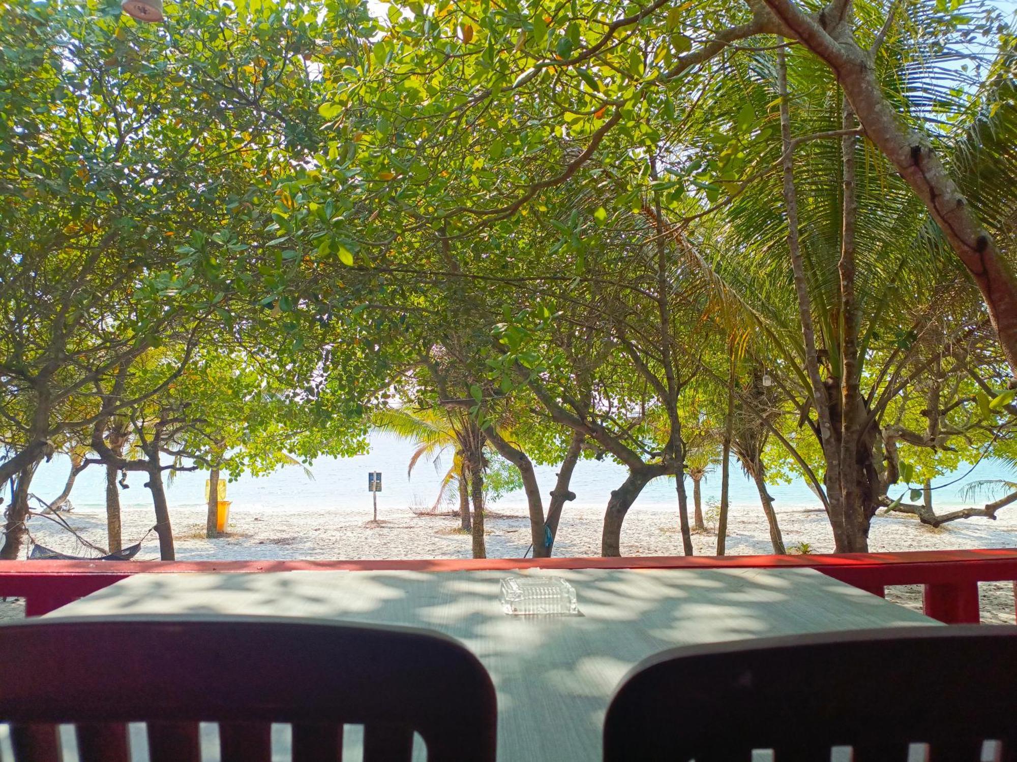 Koh Rong Beach Hostel And Bungalows Kaoh Touch Exterior photo
