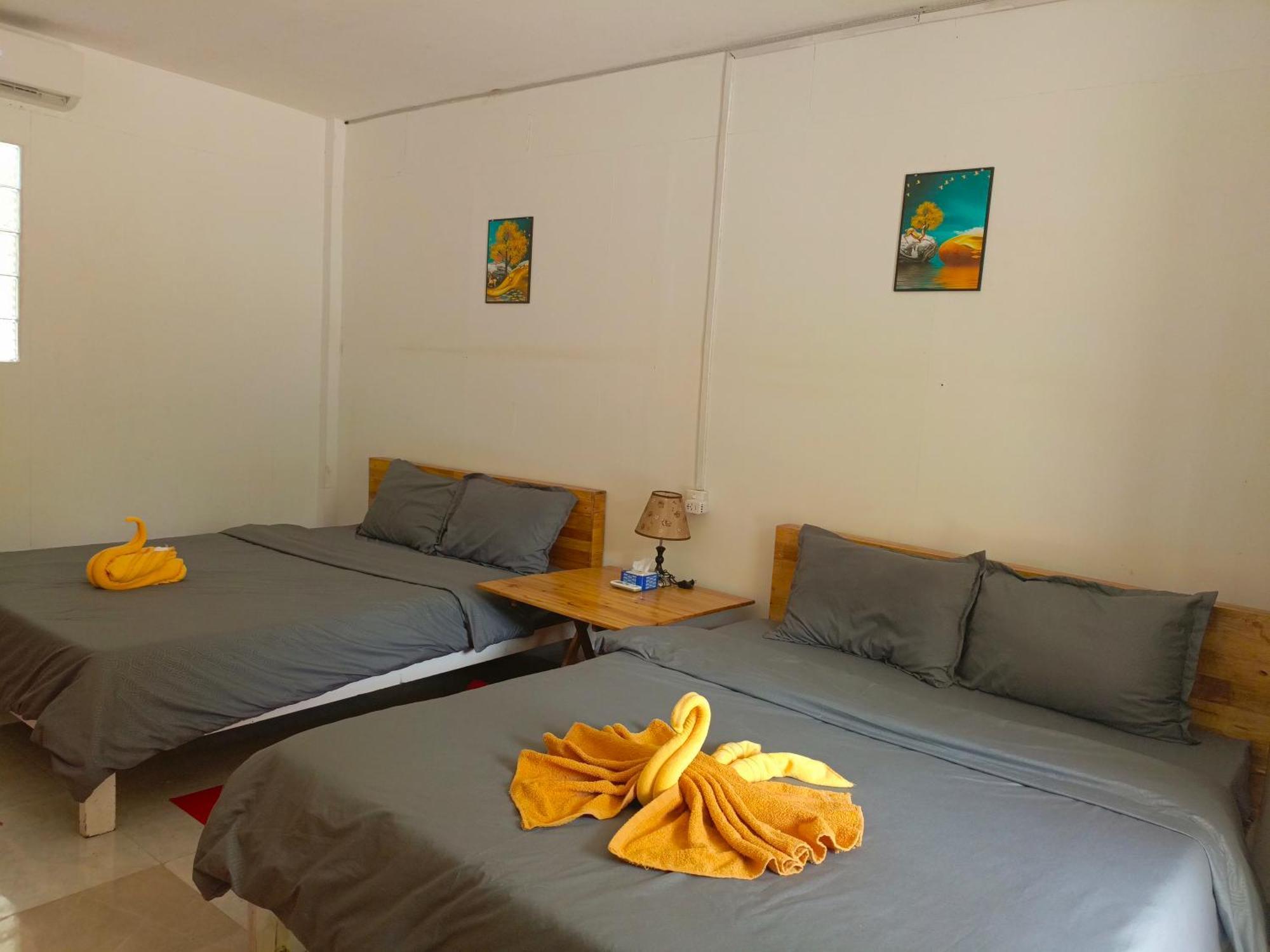 Koh Rong Beach Hostel And Bungalows Kaoh Touch Exterior photo