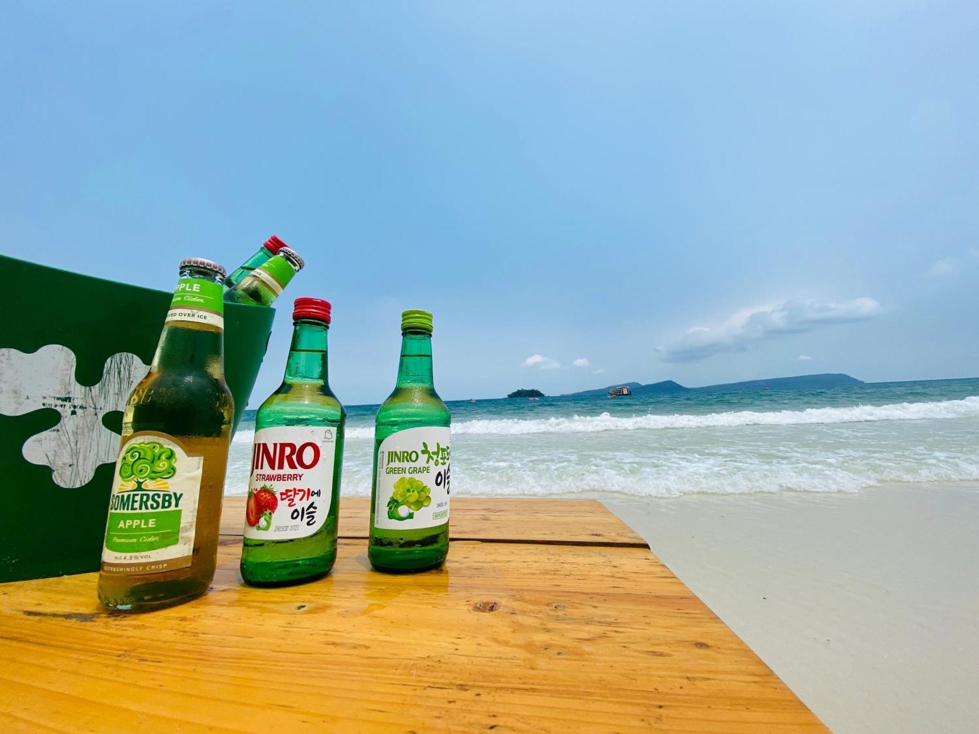 Koh Rong Beach Hostel And Bungalows Kaoh Touch Exterior photo