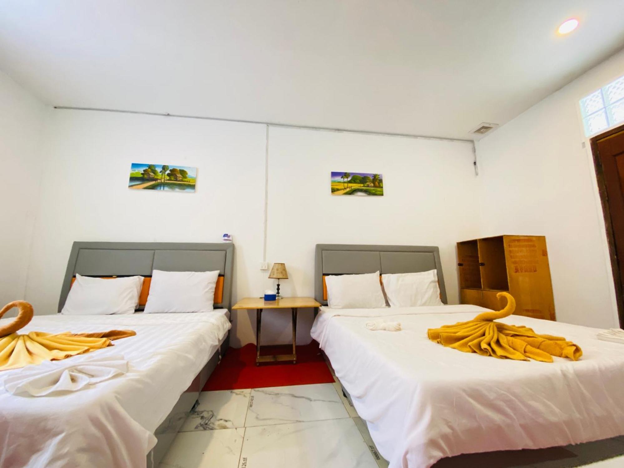 Koh Rong Beach Hostel And Bungalows Kaoh Touch Exterior photo