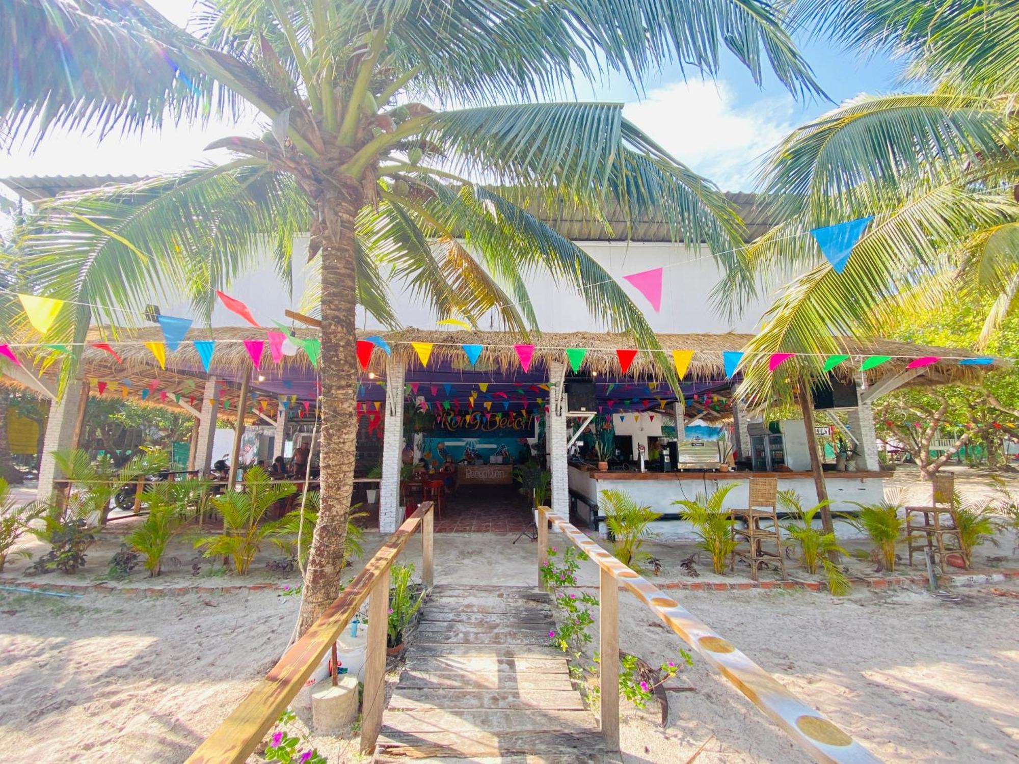 Koh Rong Beach Hostel And Bungalows Kaoh Touch Exterior photo