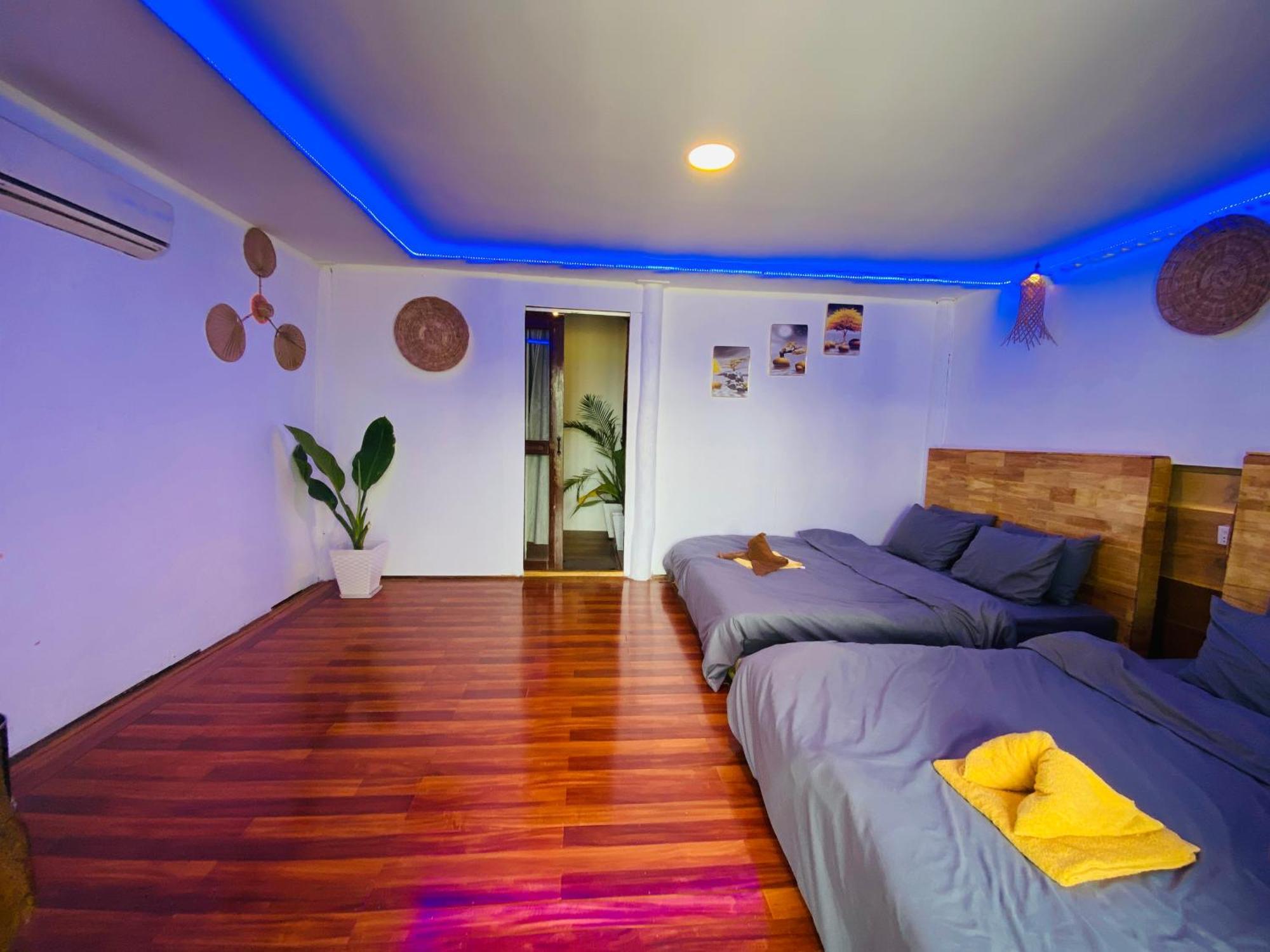 Koh Rong Beach Hostel And Bungalows Kaoh Touch Exterior photo