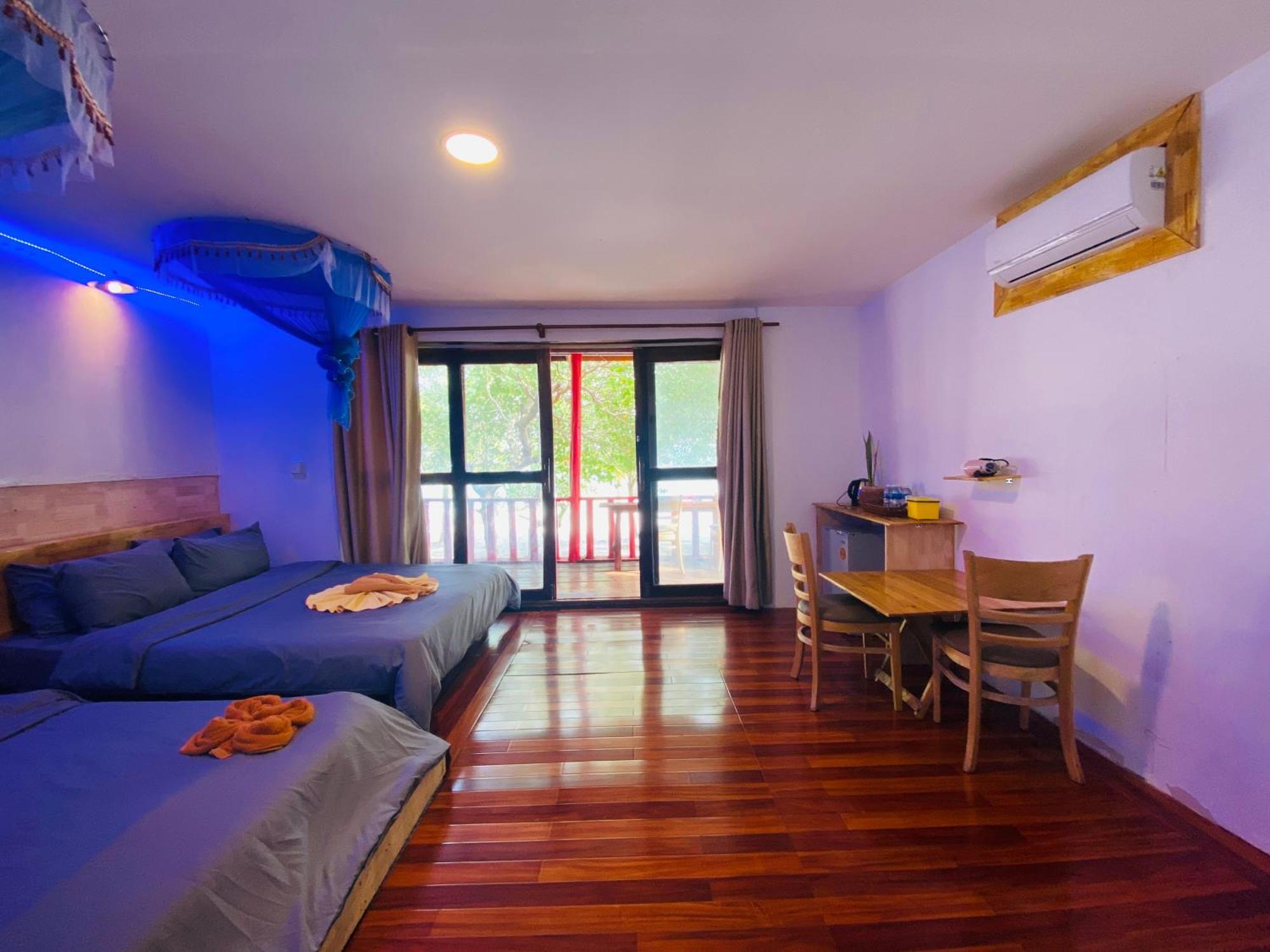 Koh Rong Beach Hostel And Bungalows Kaoh Touch Exterior photo